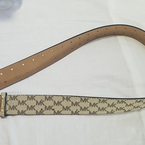 🚫SOLD🚫  MK Belt - Picture 4 of 4